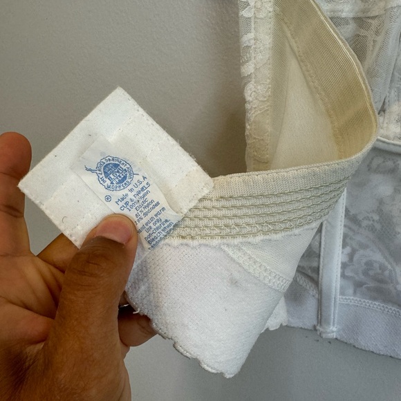 Vintage white lace Goddess corset. Size 38B. Excellent condition. - Picture 3 of 9